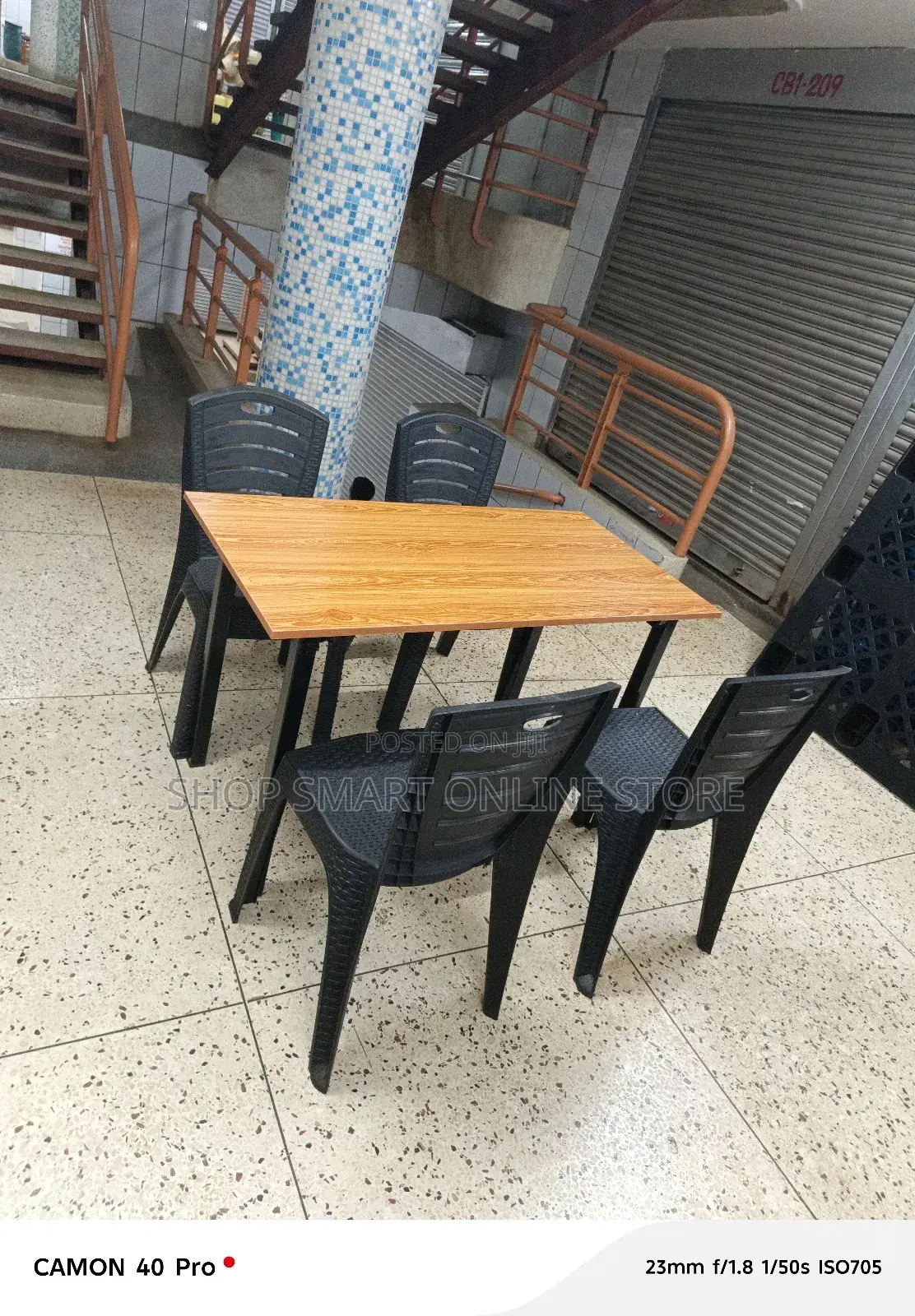 Plastic Chairs and Table Plastic Chairs and Take(Cafe, Hotels, Bars)
