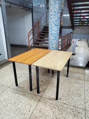 Computer Table Rectangular Wooden Foldable Table With Metallic Legs