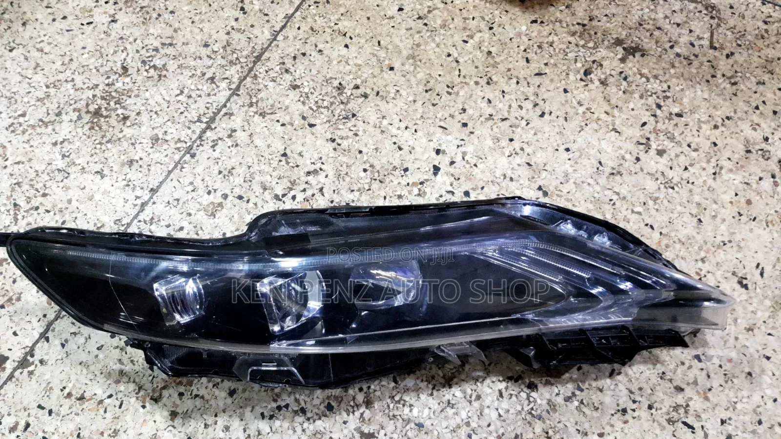 Headlamp for Harrier Hybrid 2015