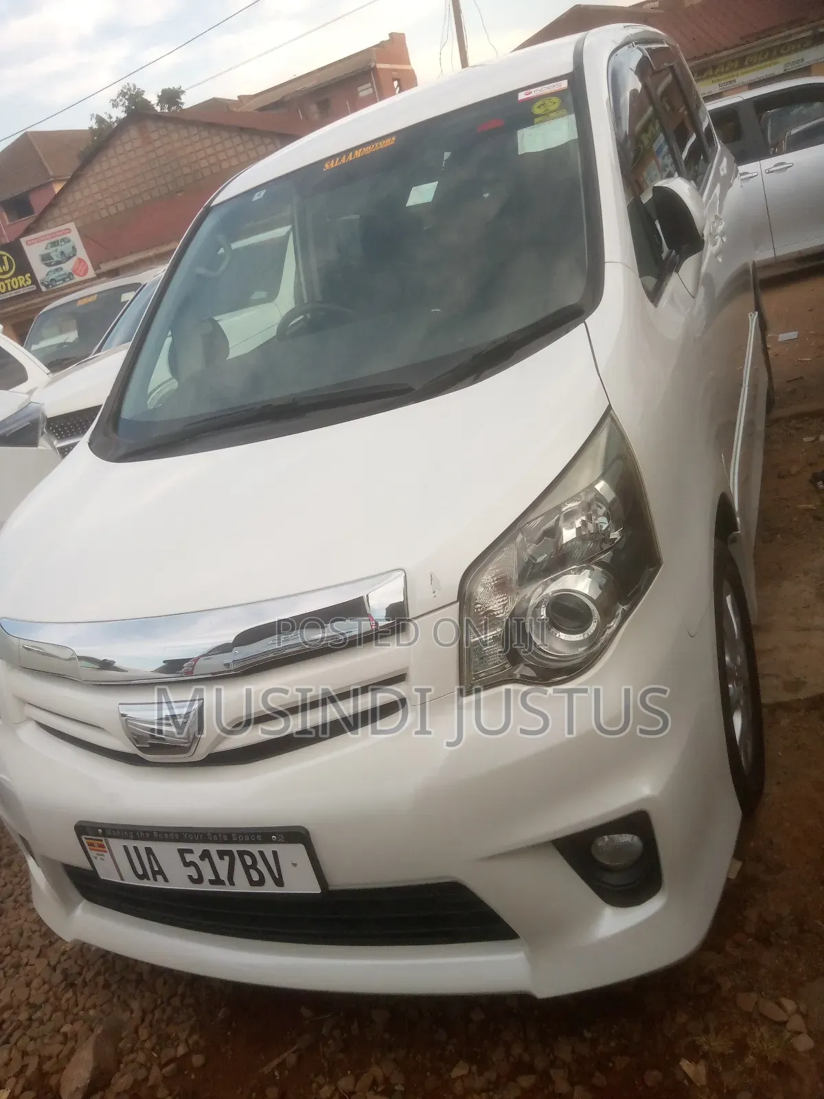 Toyota Noah 2011 White