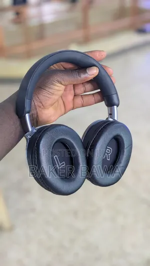 Bose Quietcomfort Ultra Wireless Noise Cancelling Headphones.