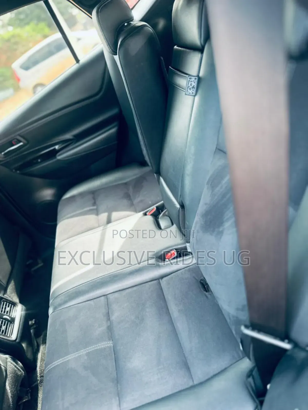 Toyota Harrier 2.0 2017 Black