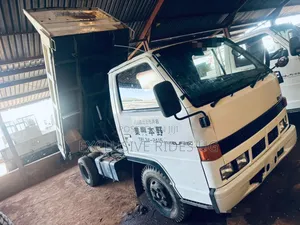 Isuzu Truck Short