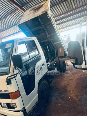 Isuzu Truck Short