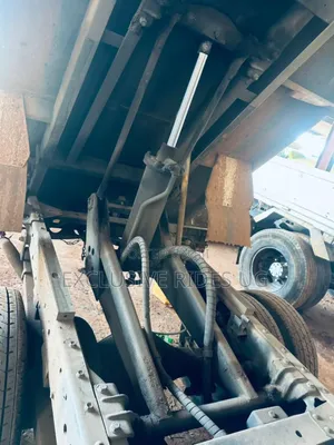 Isuzu Truck Short