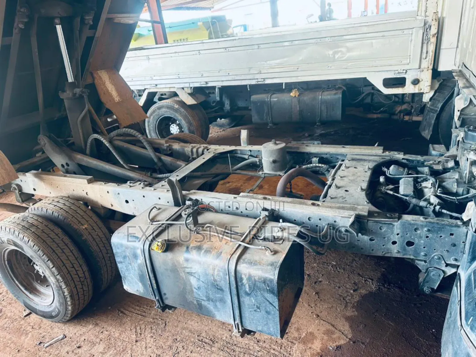 Isuzu Truck Short