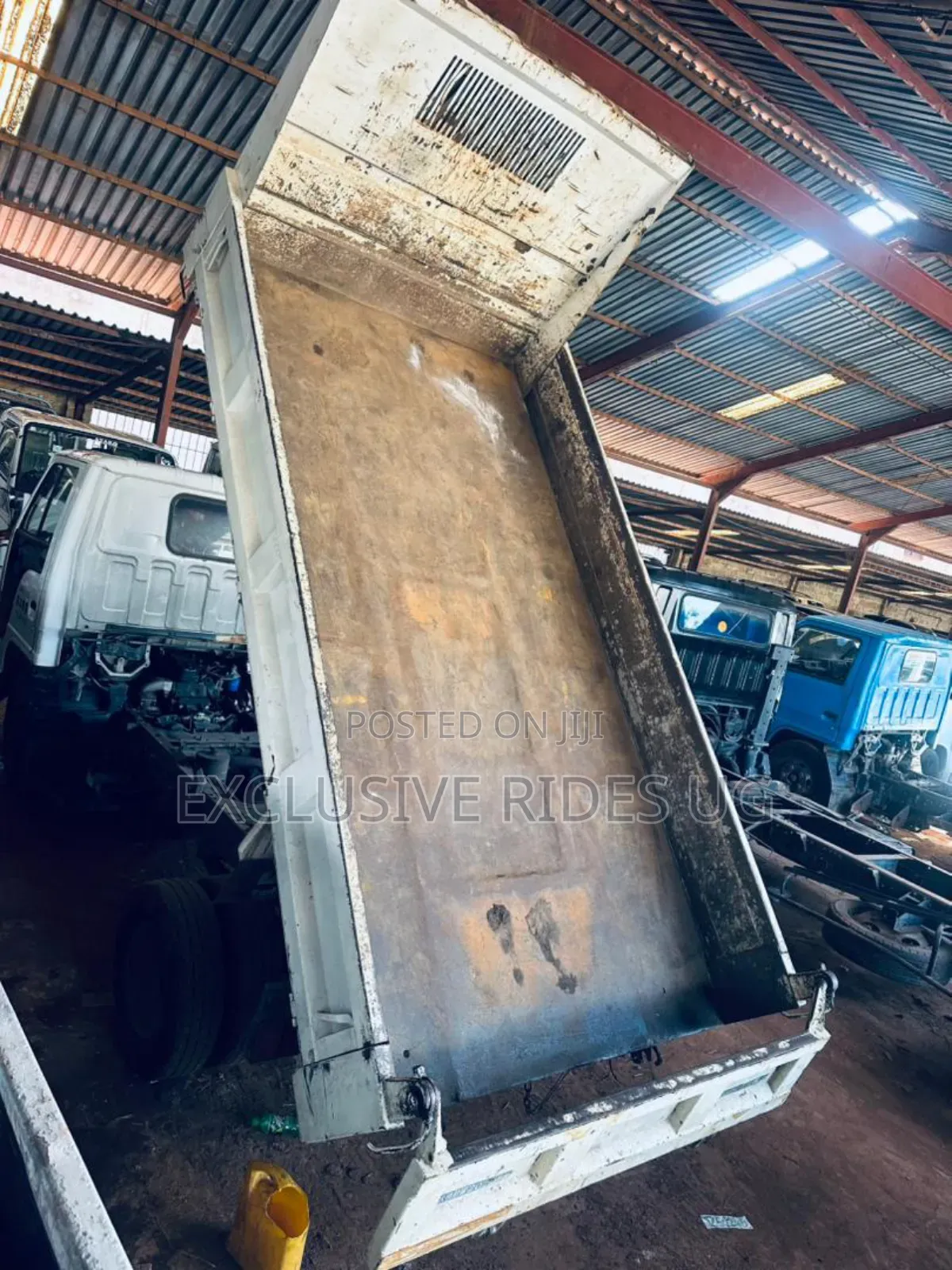 Isuzu Truck Short