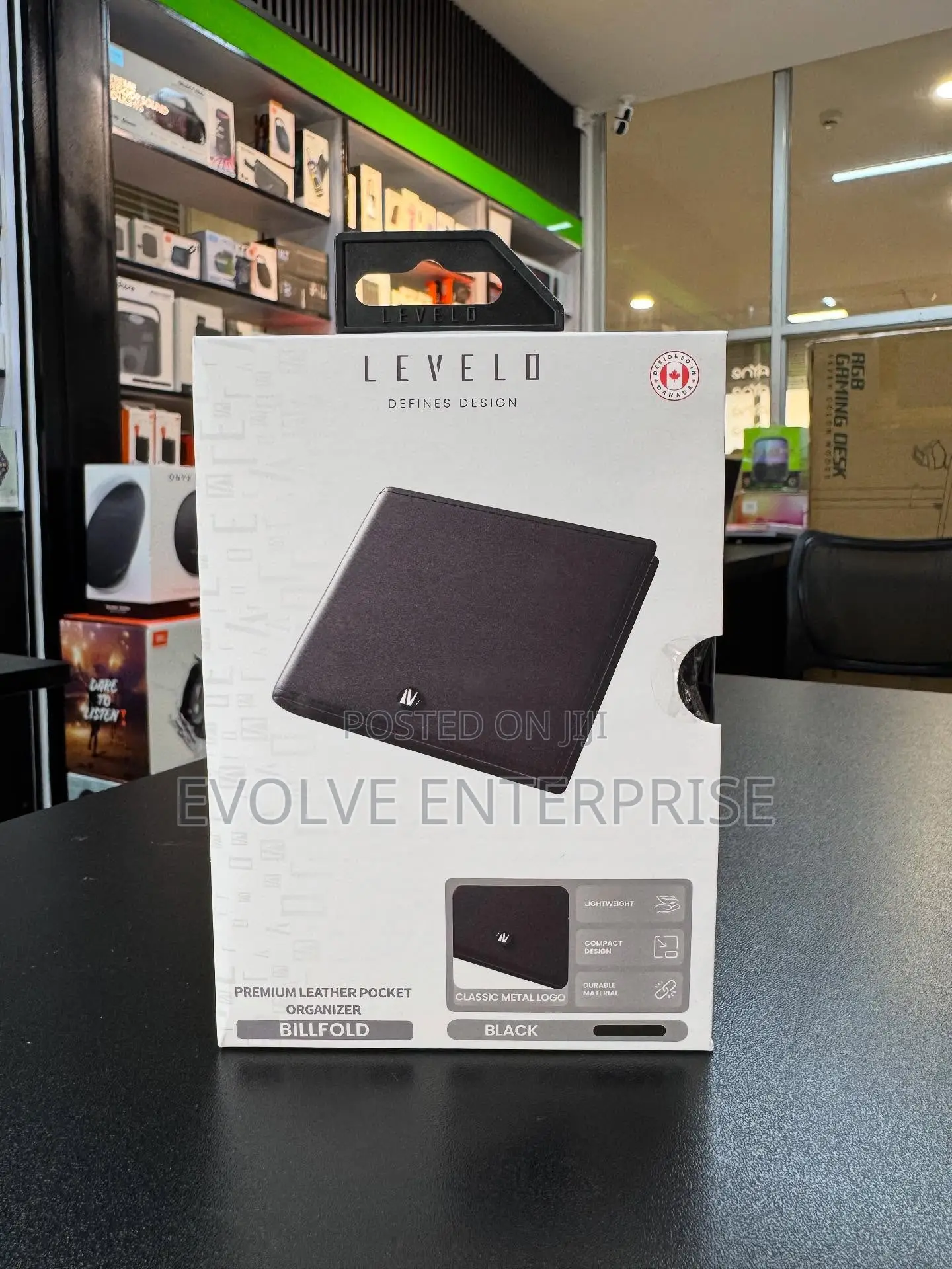 Levelo Billfold Genuine Saffiano Leather Wallet