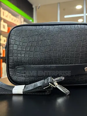 Green Lion Airo Crossbody Bag