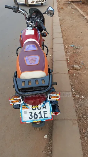 Bajaj Boxer 125 2024 Red
