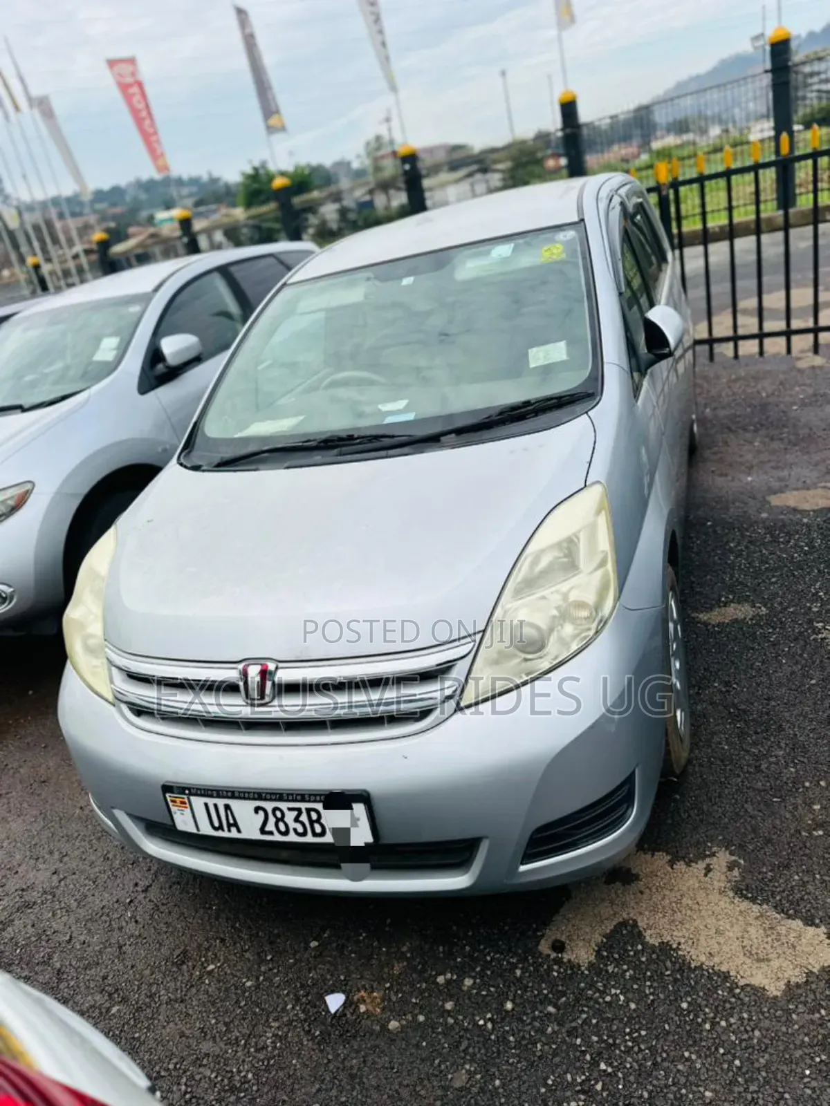 Toyota ISIS 1.8 G 2WD 2010 Silver