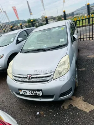 Toyota ISIS 1.8 G 2WD 2010 Silver
