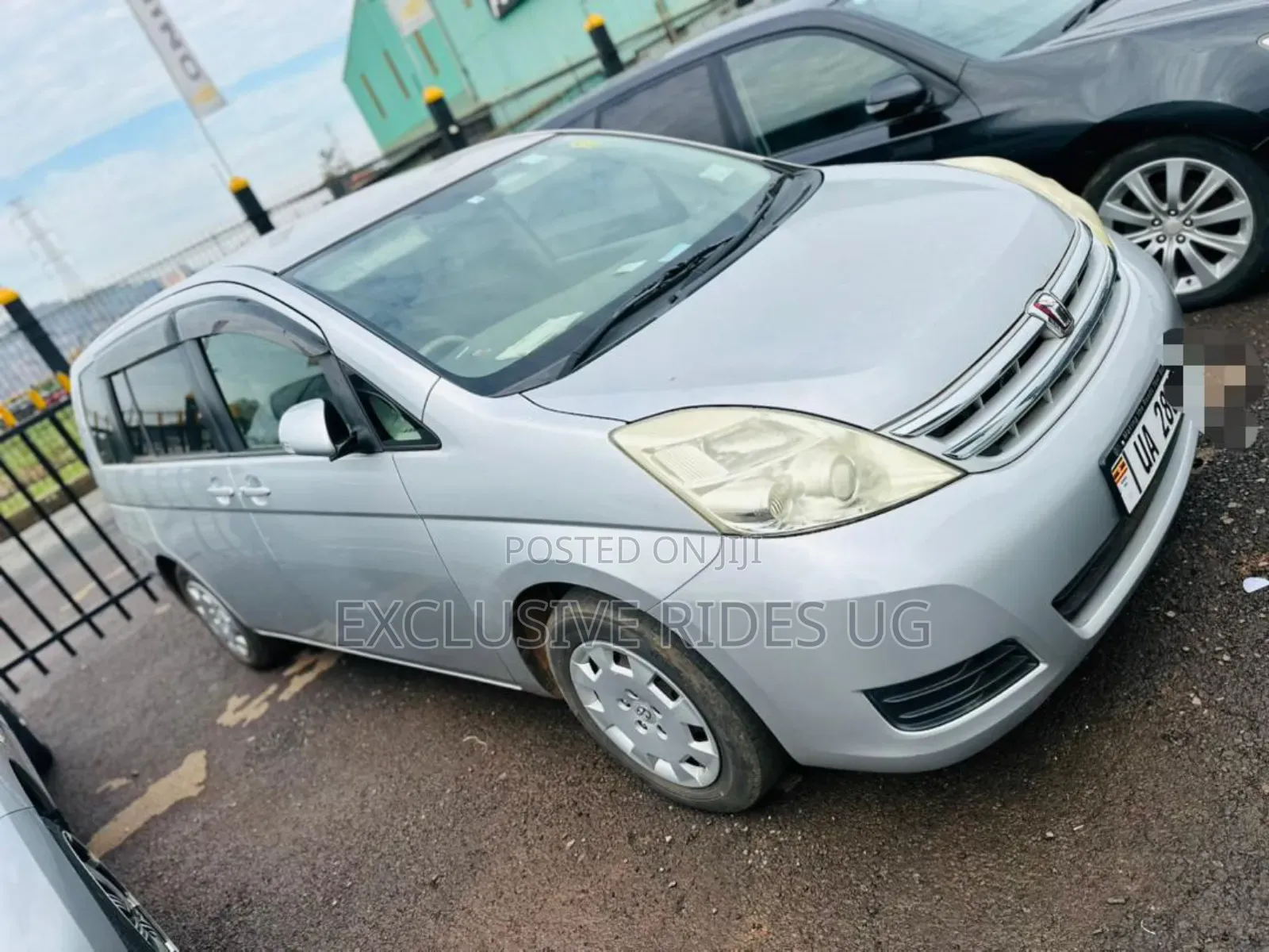 Toyota ISIS 1.8 G 2WD 2010 Silver