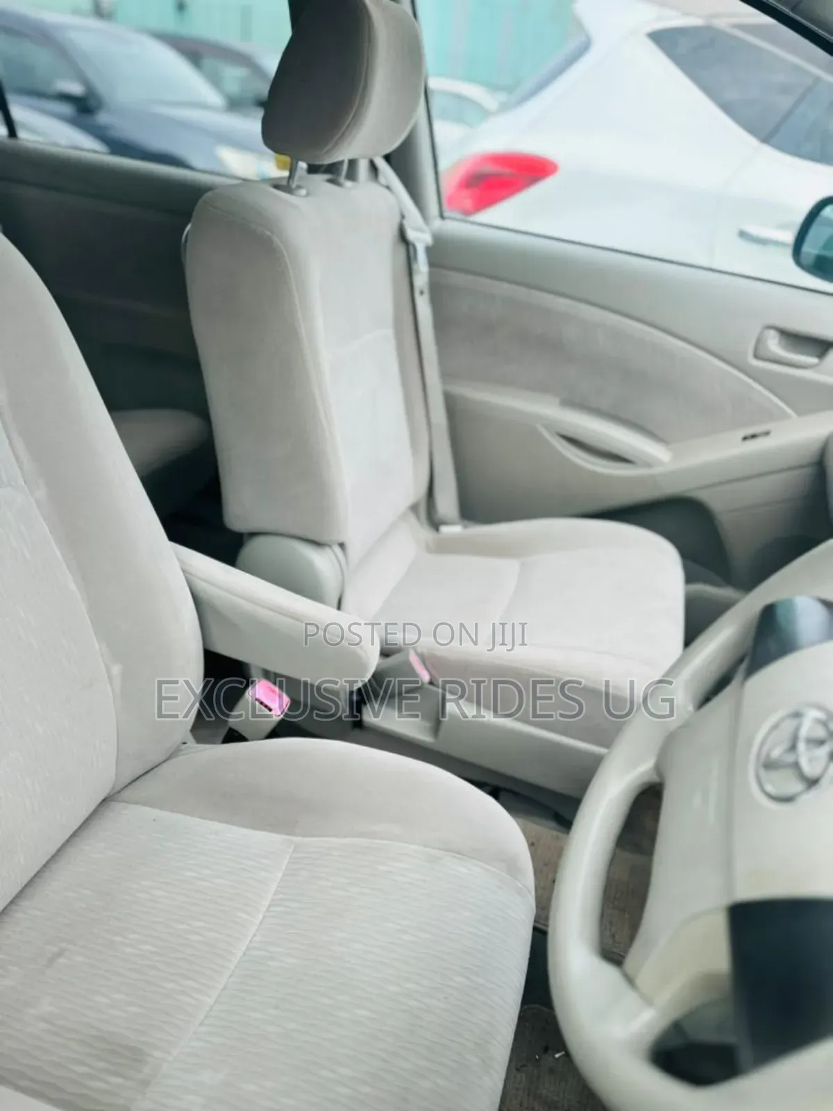 Toyota ISIS 1.8 G 2WD 2010 Silver