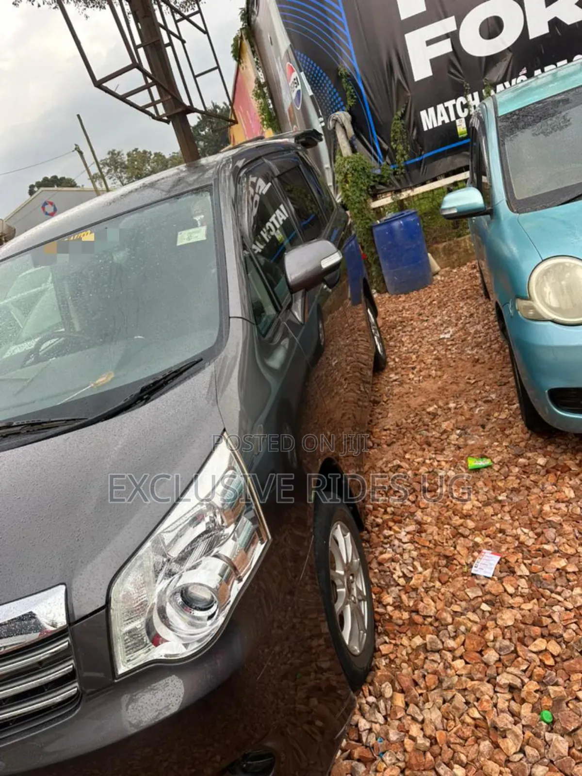 Toyota Noah 2.0 143hp FWD (7 Seater) 2011 Gray
