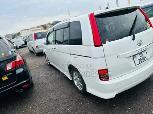Toyota ISIS 1.8 G 2WD 2010 White