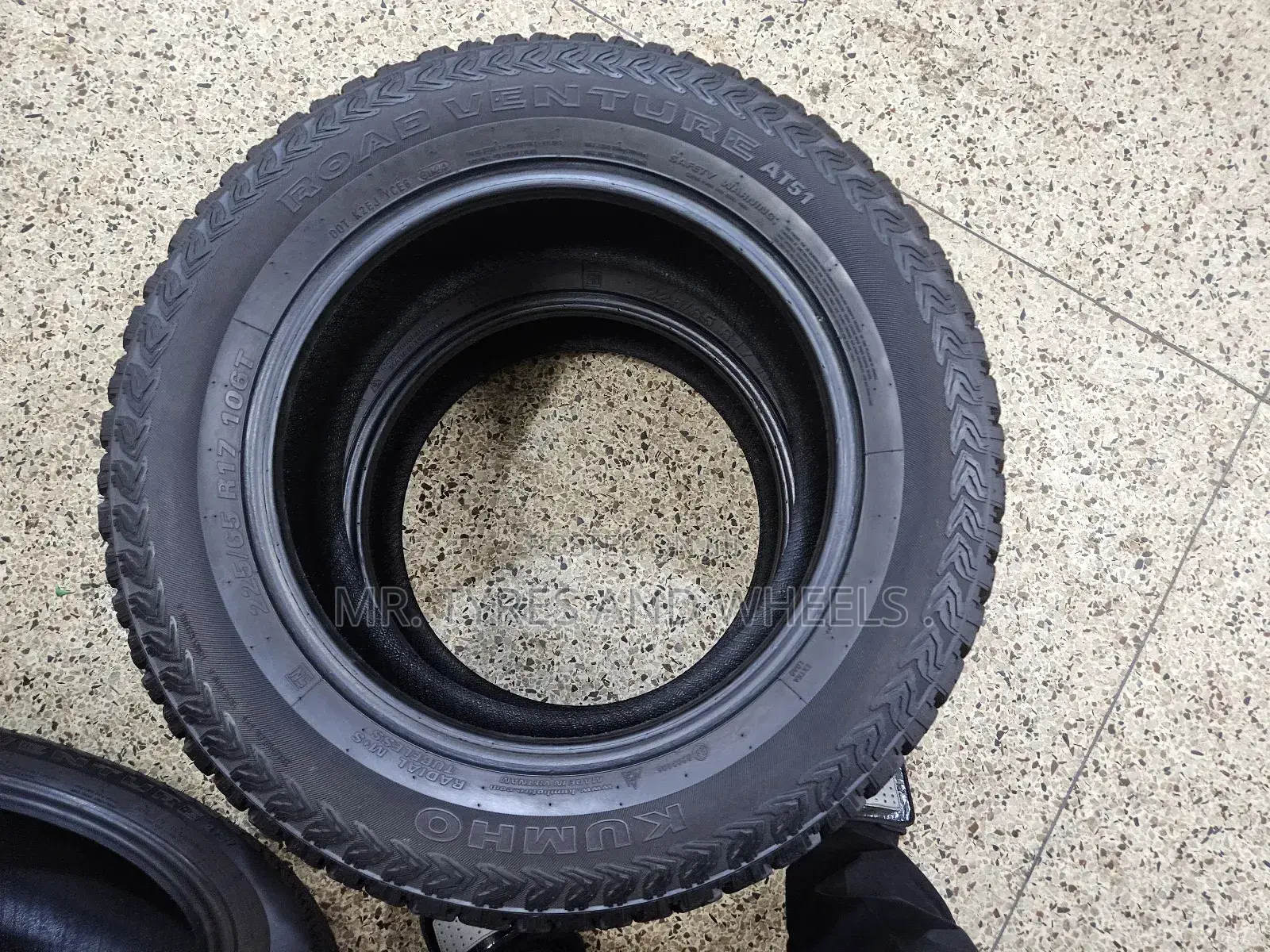 225 65 R17 Kumho Japan Tires Always Gd and Ready to Go Any Were.