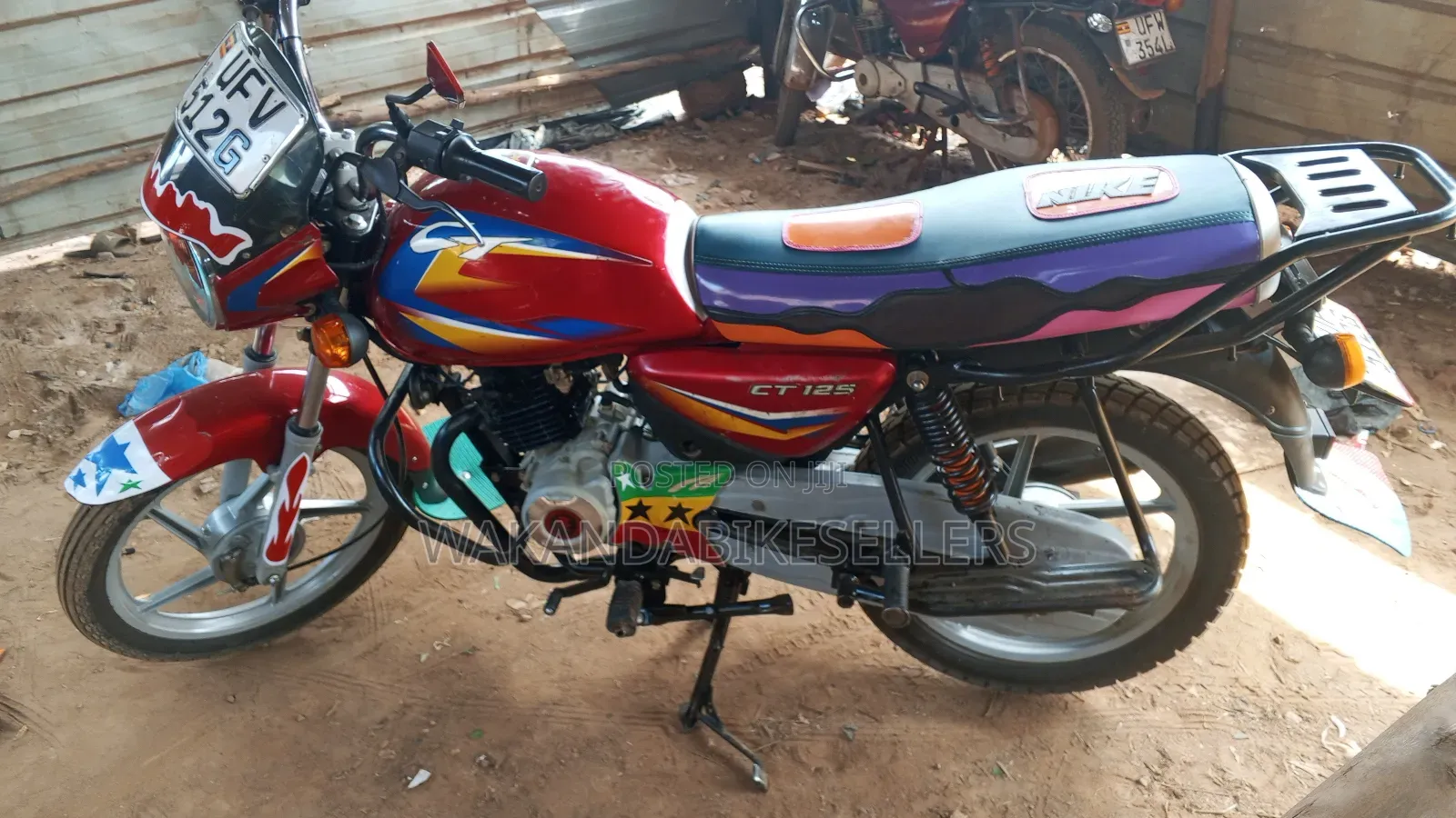 Bajaj Boxer 125 2023 Red