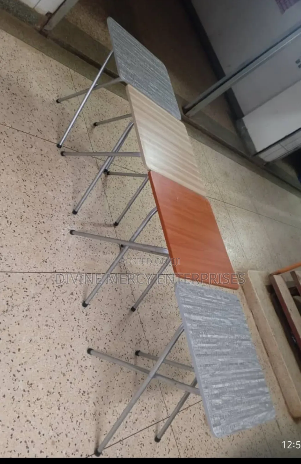 Folded Aluminum Leg Reading Table