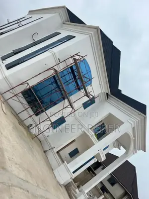 Concrete Gutter Construction Design of the Roof.