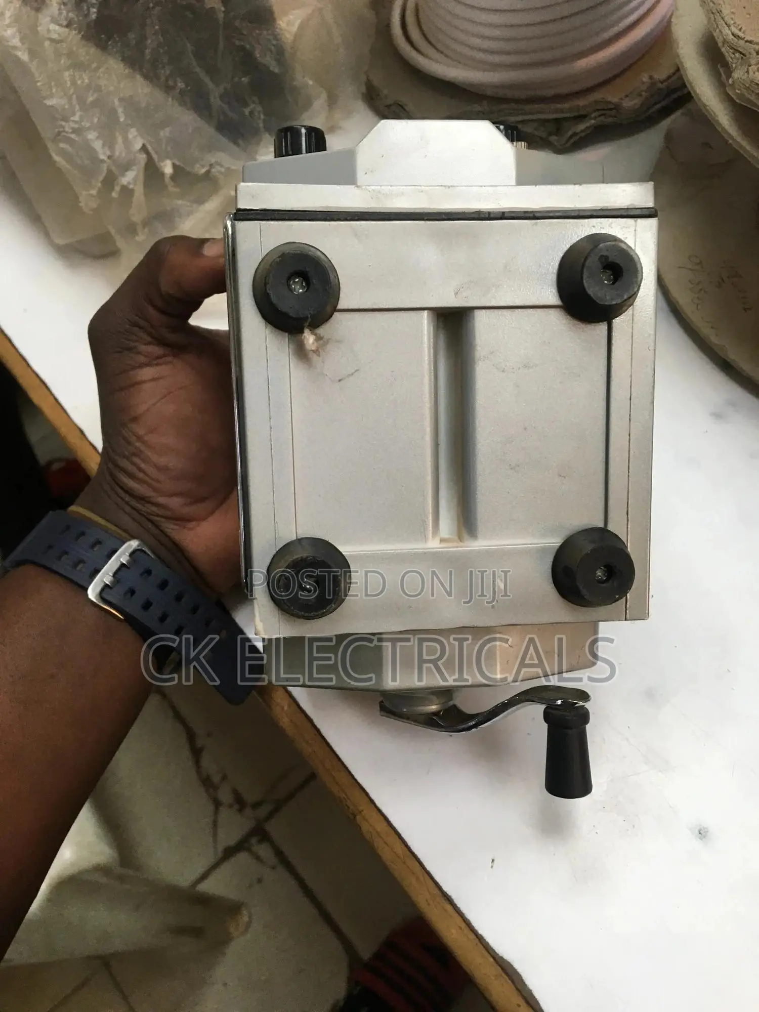 Earth Megger Tester 1000v 0-1000m