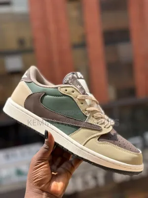 Nike X Travis Scot Low Sneakers X