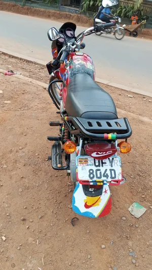 Bajaj Boxer 125 2023 Red