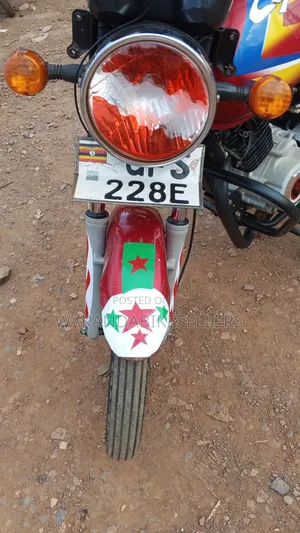 Bajaj Boxer 125 2023 Red