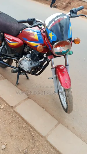 Bajaj Boxer 125 2023 Red