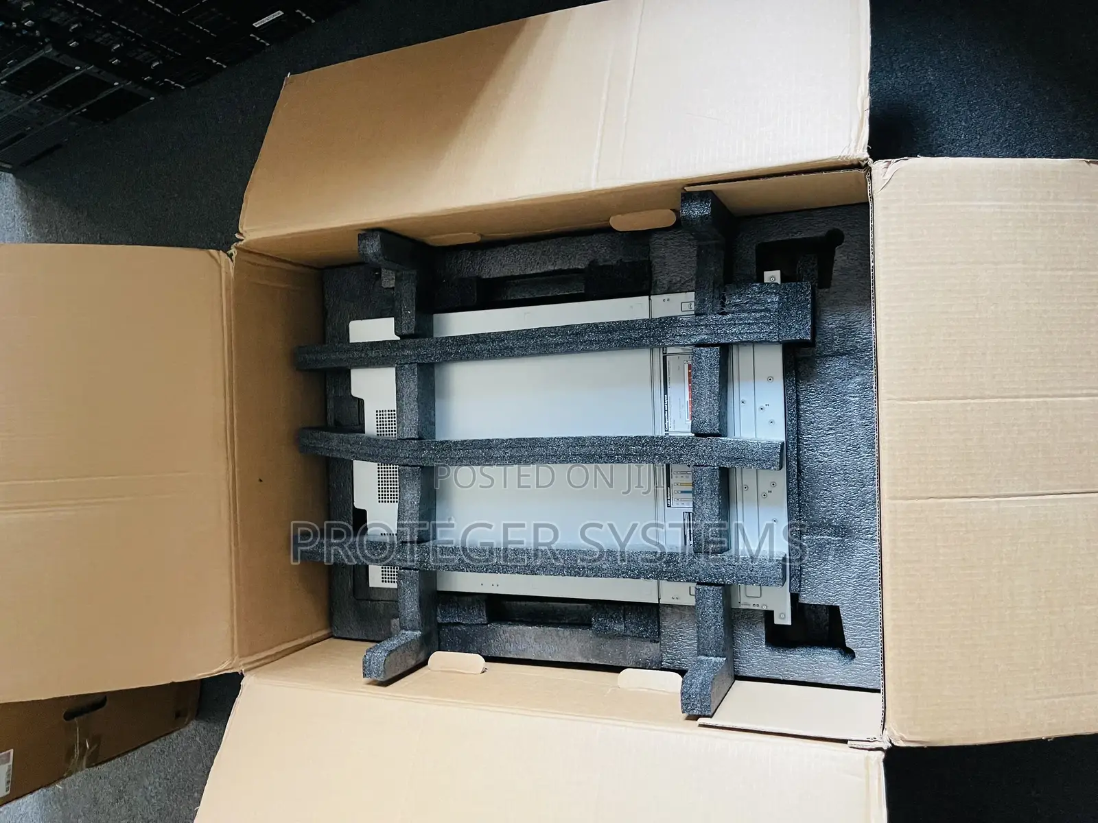 New Server Dell PowerEdge R750 128GB Intel Xeon SSD 1.5T