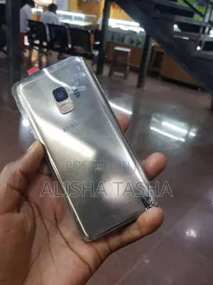 New Samsung Galaxy S9 64 GB Gold