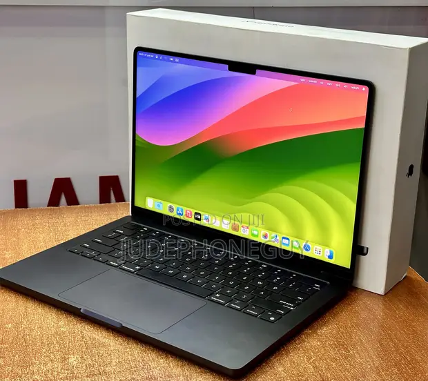 Apple MacBook Pro 2023 M3 Pro 14-Inch 18GB Apple M3 SSHD