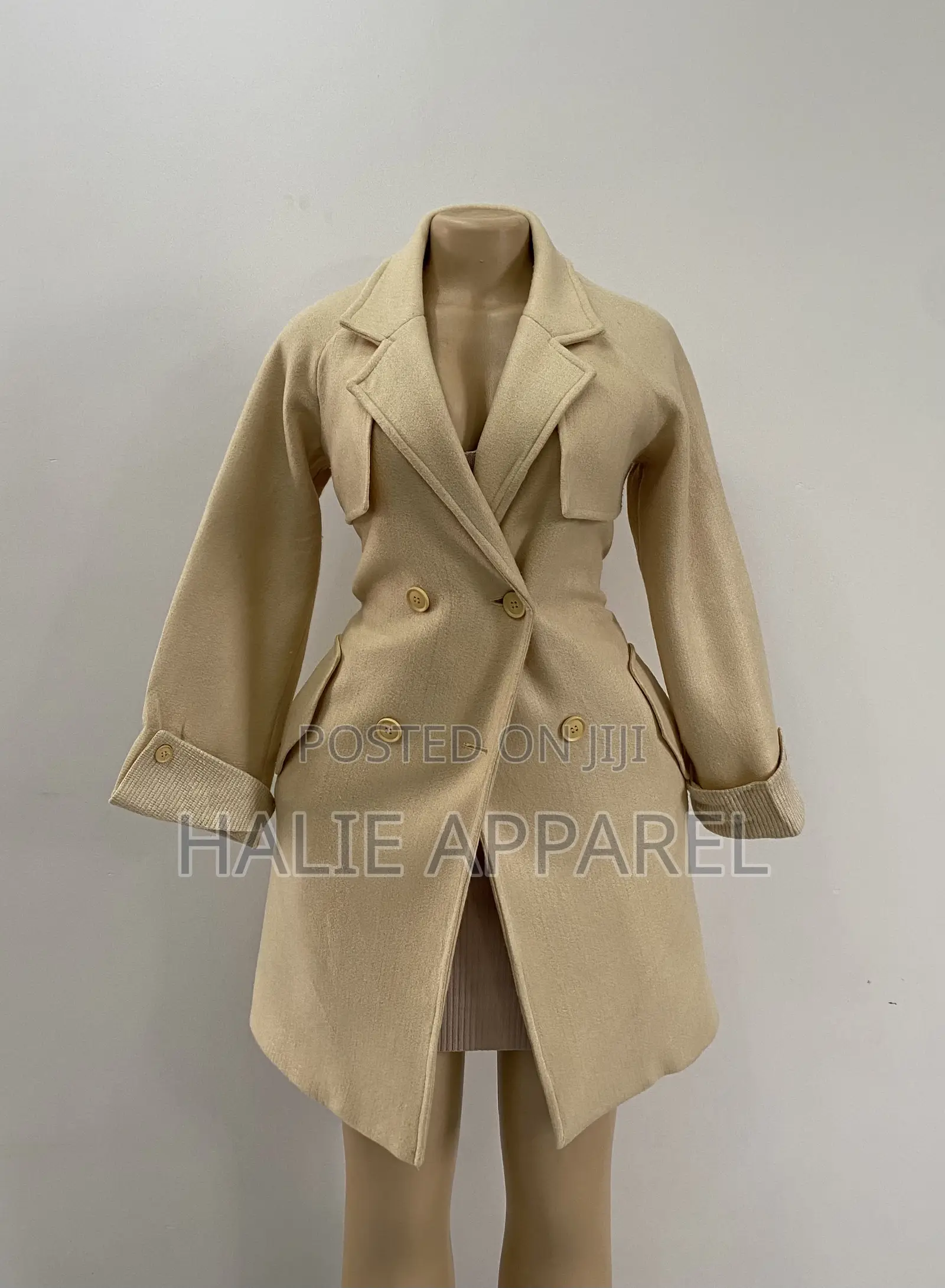 Ladies Blazers / Trenchcoats / Overcoats .