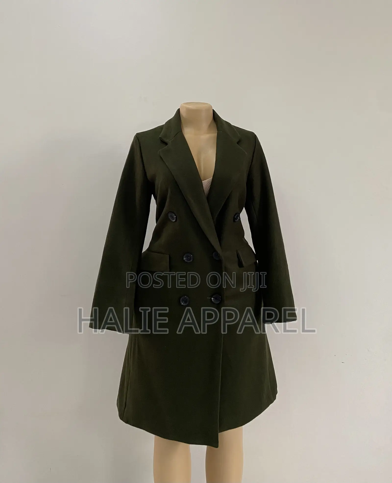 Ladies Blazers / Trenchcoats / Overcoats .