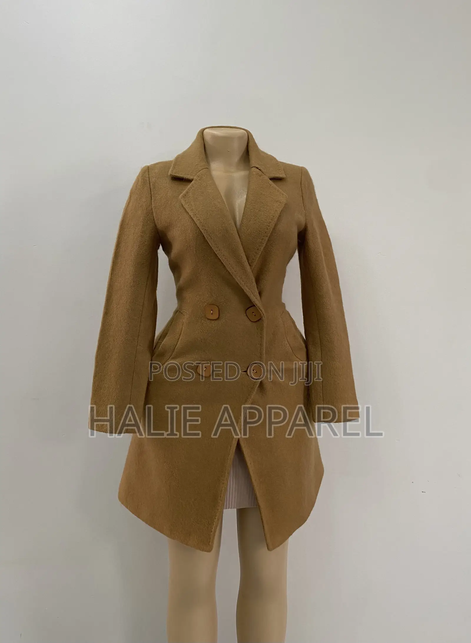 Ladies Blazers / Trenchcoats / Overcoats .