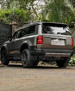 Toyota Land Cruiser Prado 2024 Gold