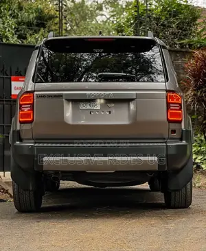 Toyota Land Cruiser Prado 2024 Gold