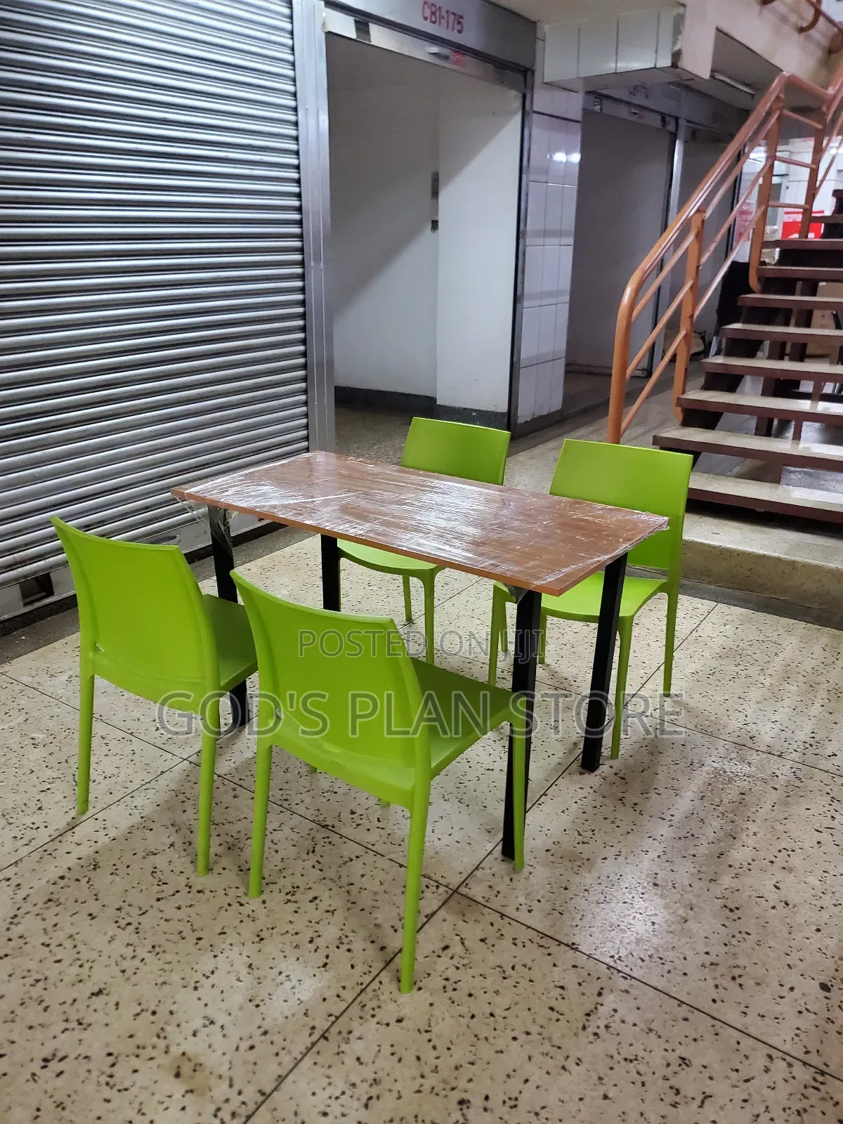 Indoor Dining Chairs and Table Plastic Chairs