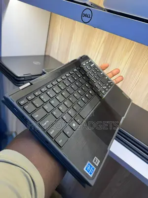 Laptop Lenovo 300e 8GB Intel Pentium SSD 128GB