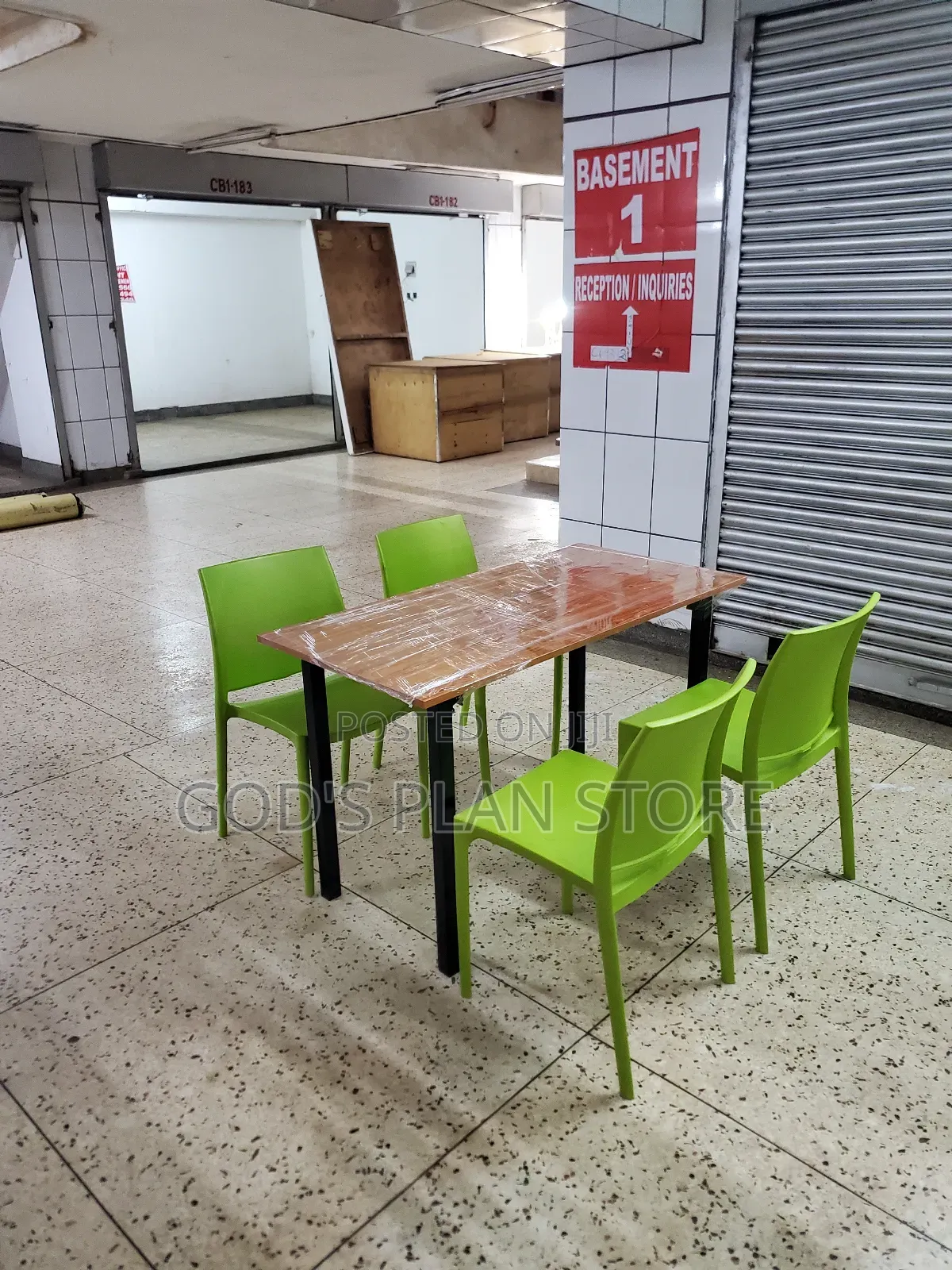 Lemon Green Plastic Chairs and Wooden Foldable Table for Dining