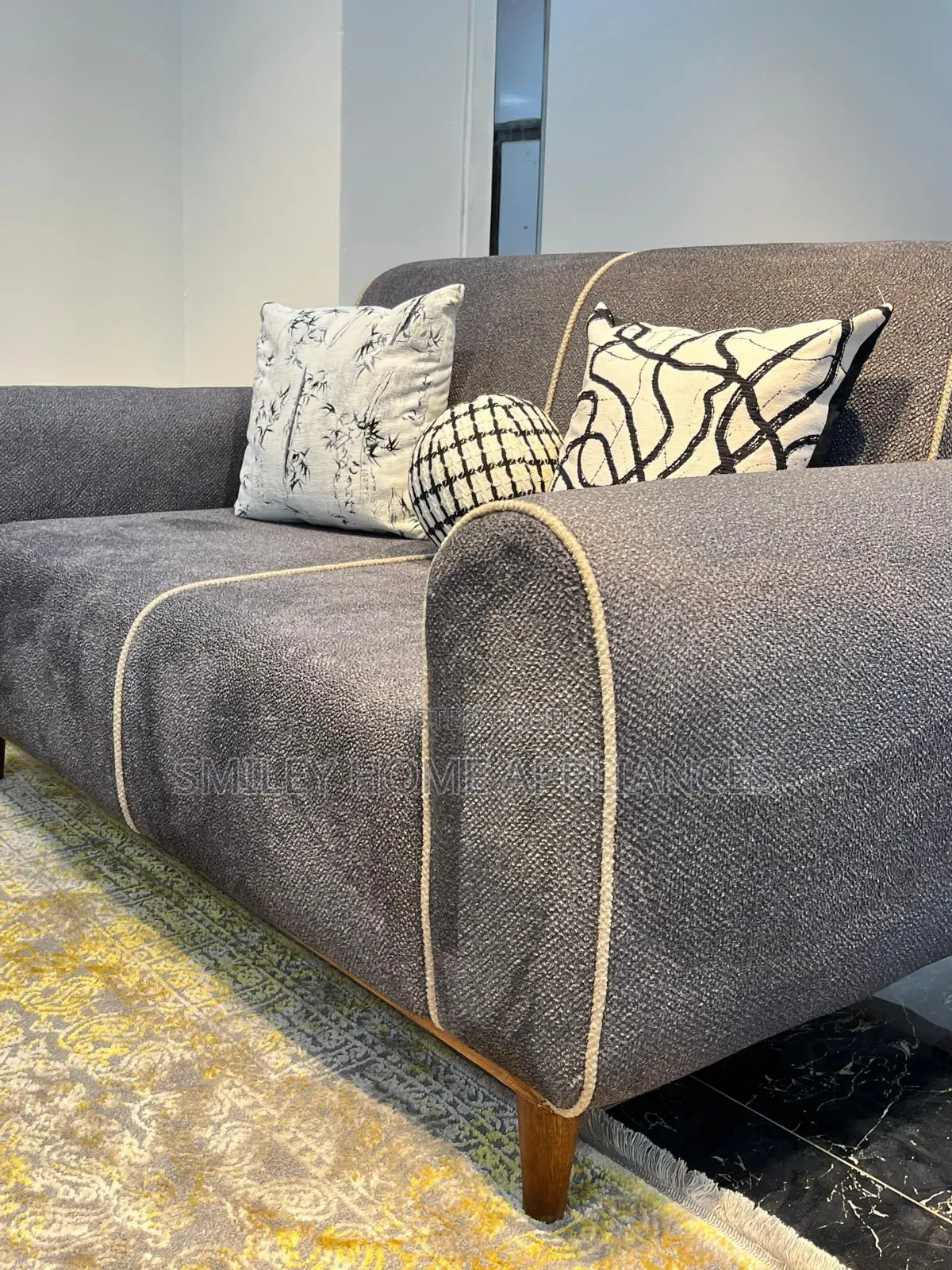 Cclassy 6 Seater Sofa Set With a Luxurious Centre Table at a Good Price