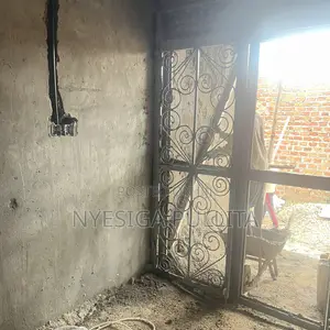 Plastering, Moeldings and Finishing Works In
