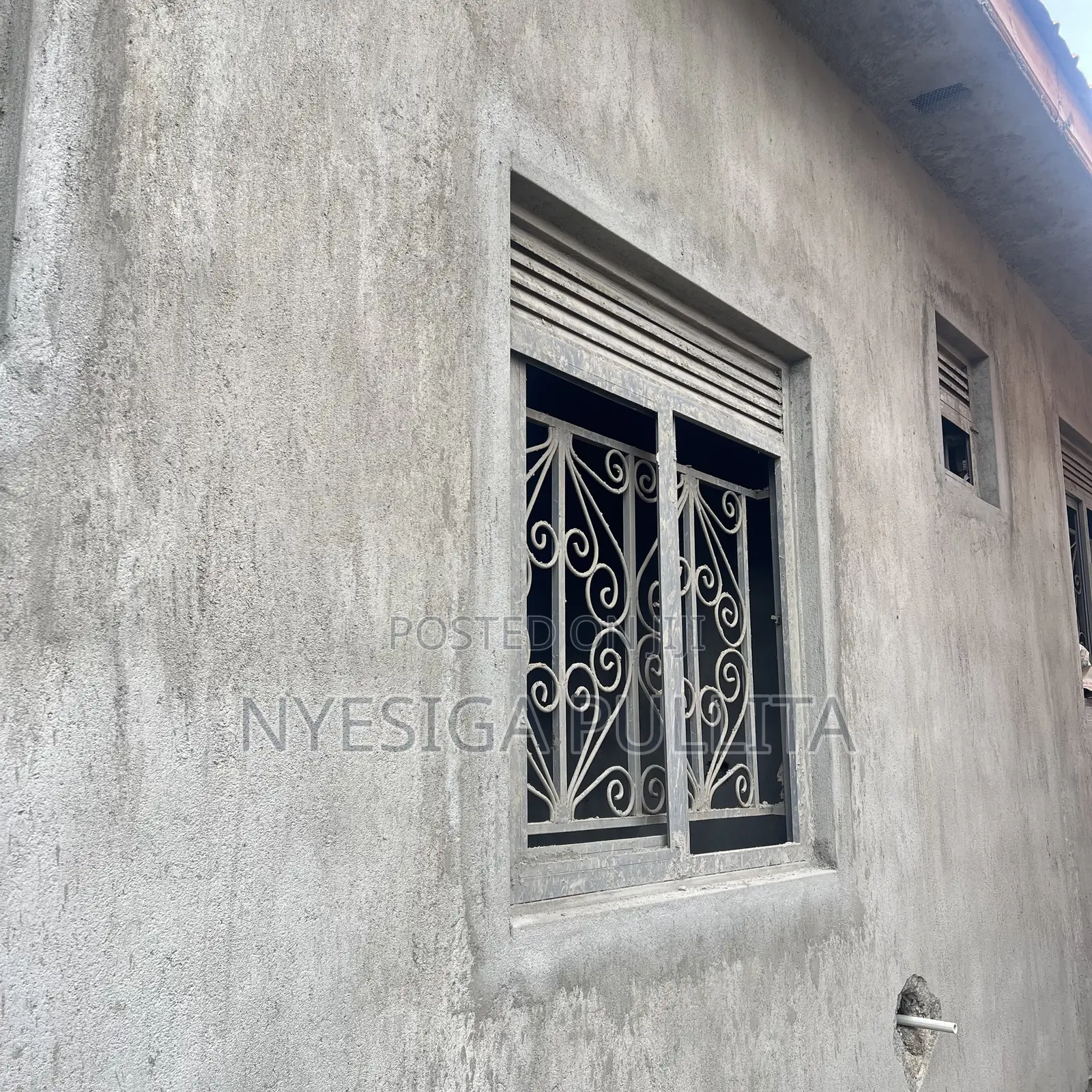 Plastering, Moeldings and Finishing Works In