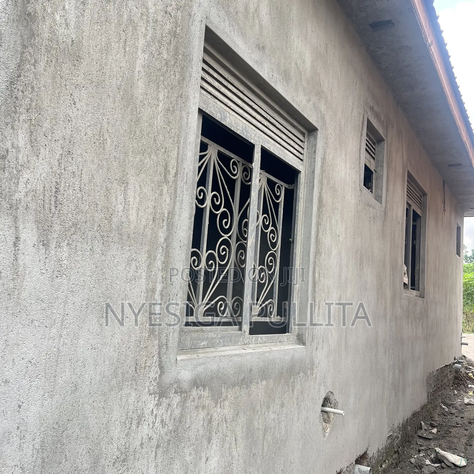 Plastering, Moeldings and Finishing Works In