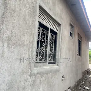 Plastering, Moeldings and Finishing Works In