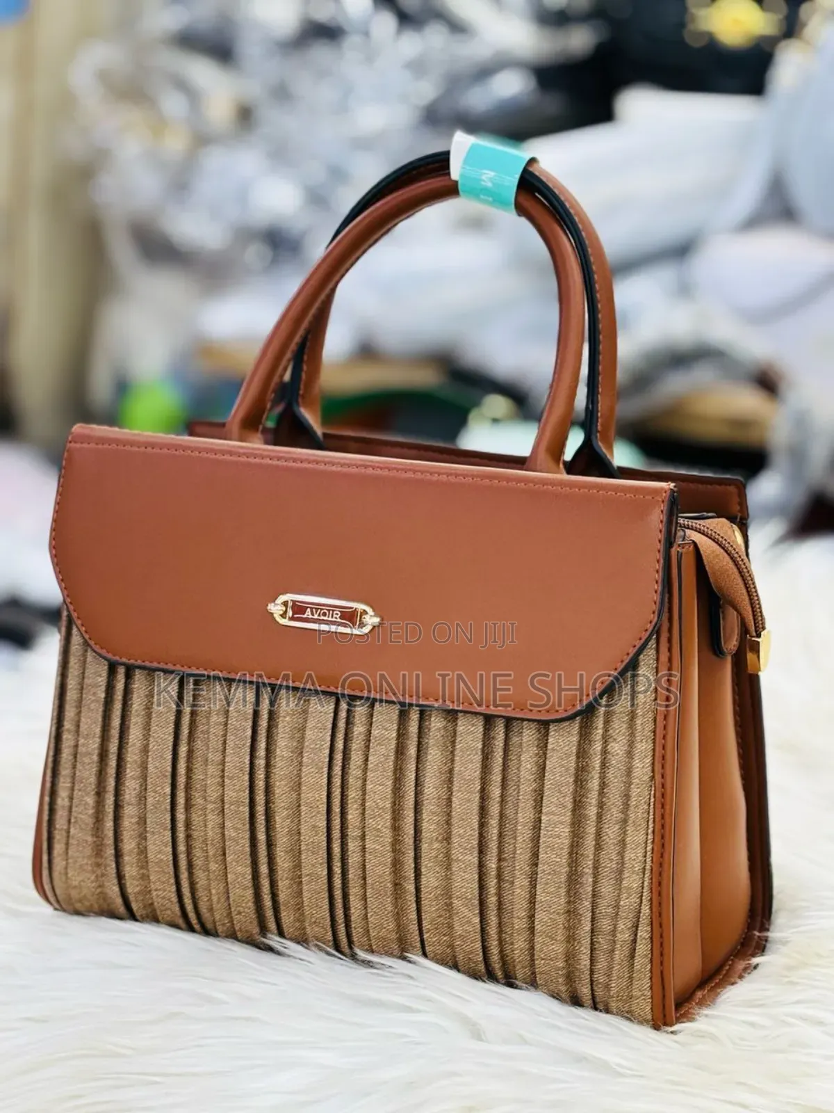 Avior Short Hand Strap Hand Bag (Comes With a Removable Long Strap)