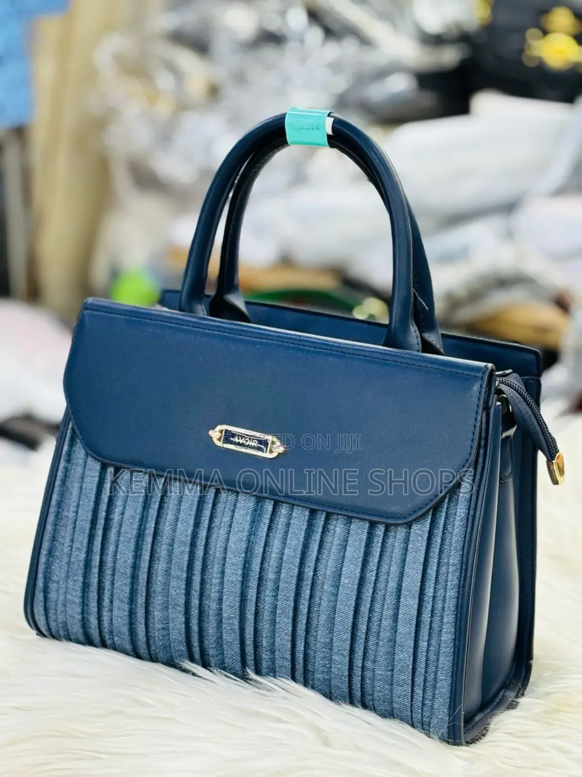 Avior Short Hand Strap Hand Bag (Comes With a Removable Long Strap)