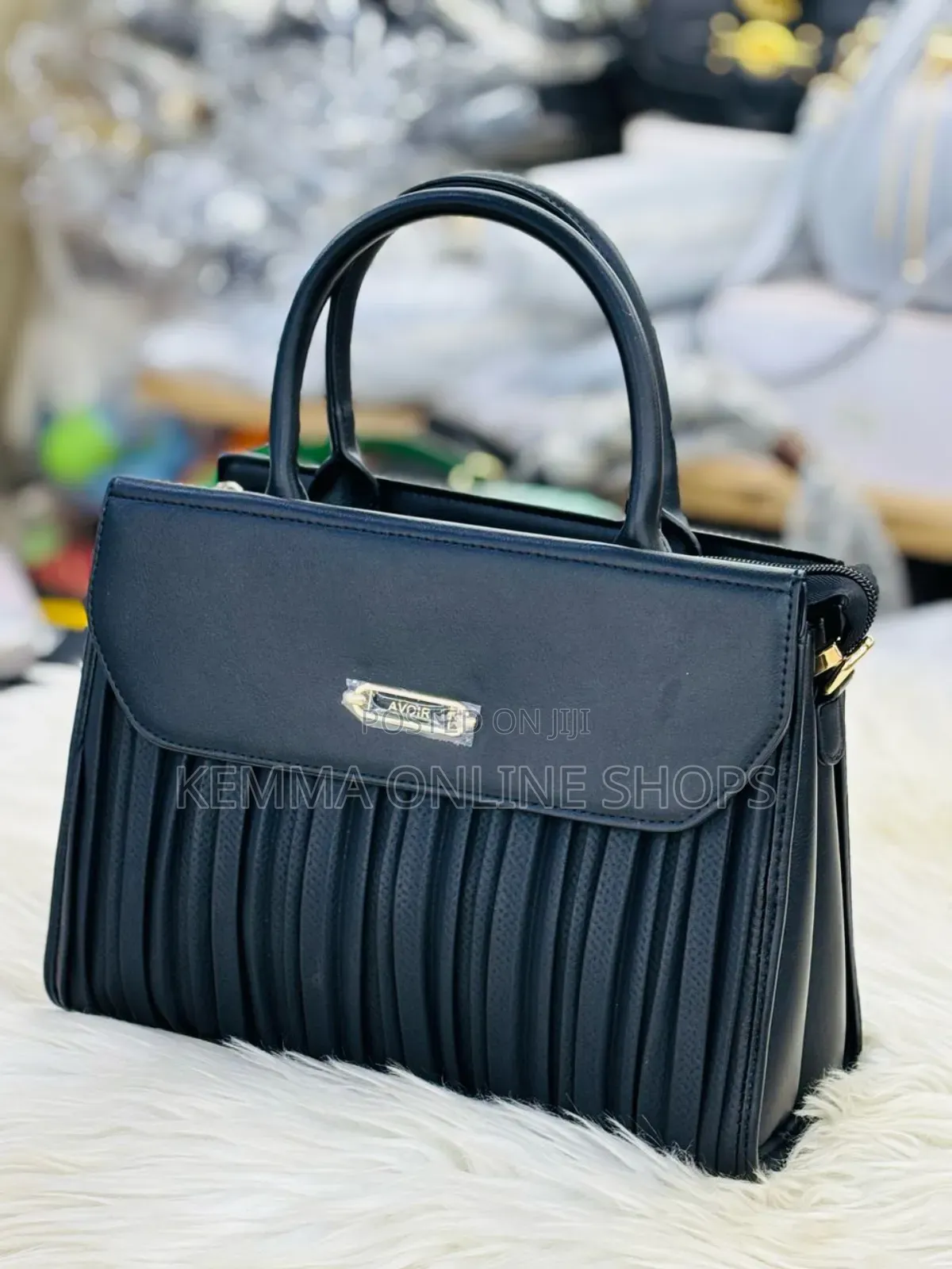 Avior Short Hand Strap Hand Bag (Comes With a Removable Long Strap)