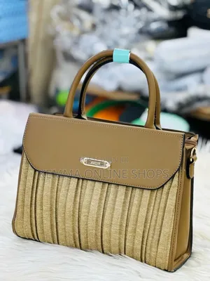 Avior Short Hand Strap Hand Bag (Comes With a Removable Long Strap)