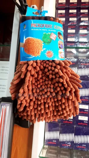 Car Washing Microfiber Mitt or Soft Towel Brush